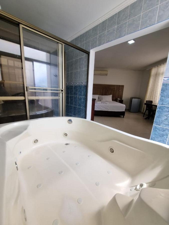 Zahira Hotel Melgar Eksteriør billede