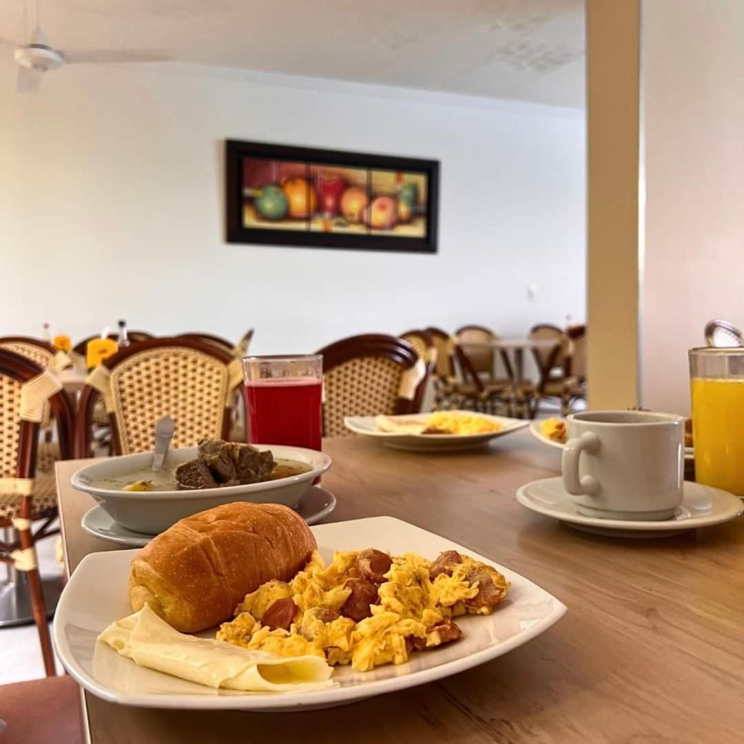 Zahira Hotel Melgar Eksteriør billede