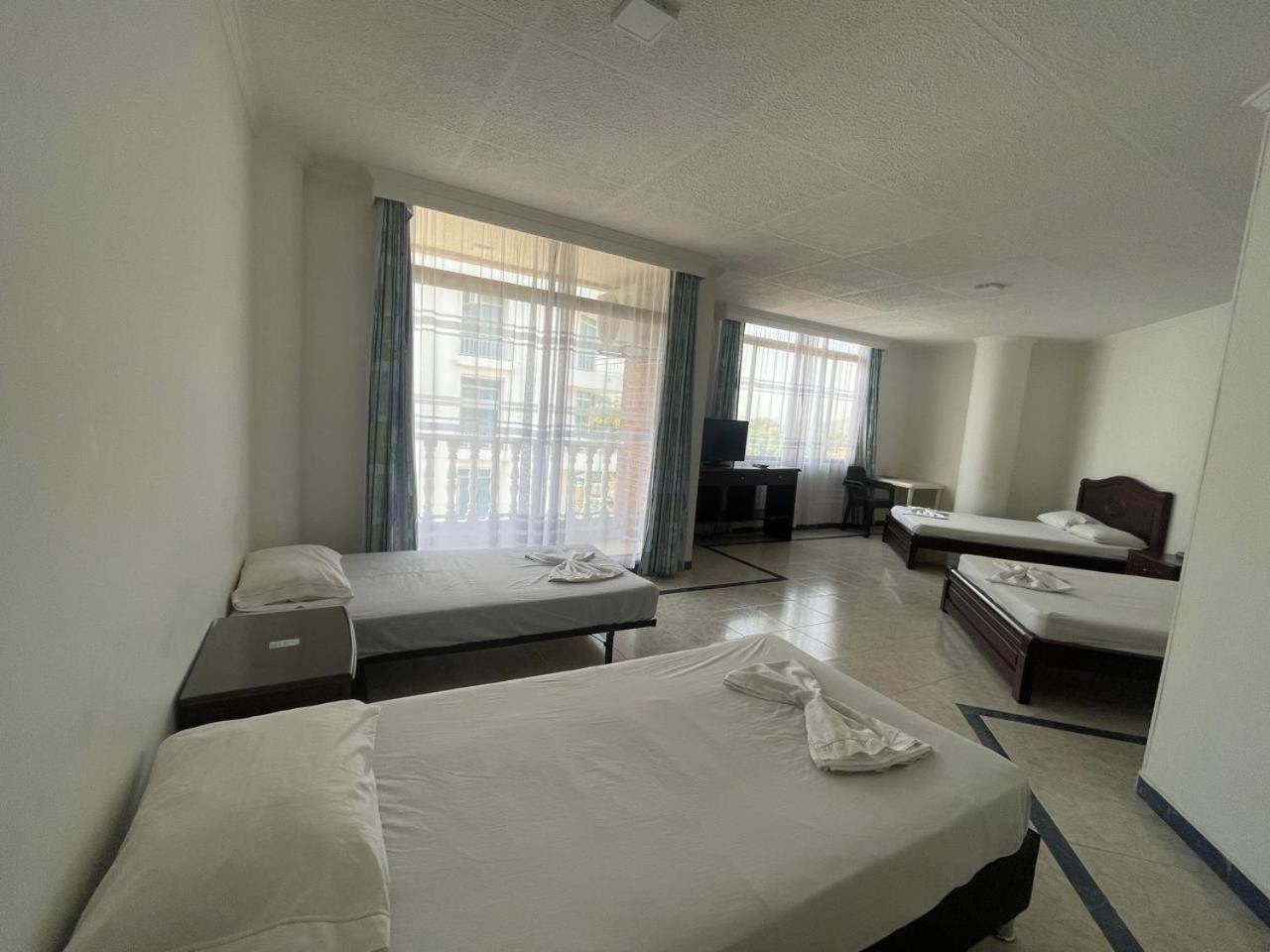 Zahira Hotel Melgar Eksteriør billede